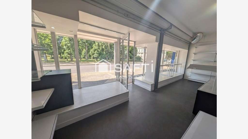 À céder droit au bail 148m² La Rochelle Port-Neuf