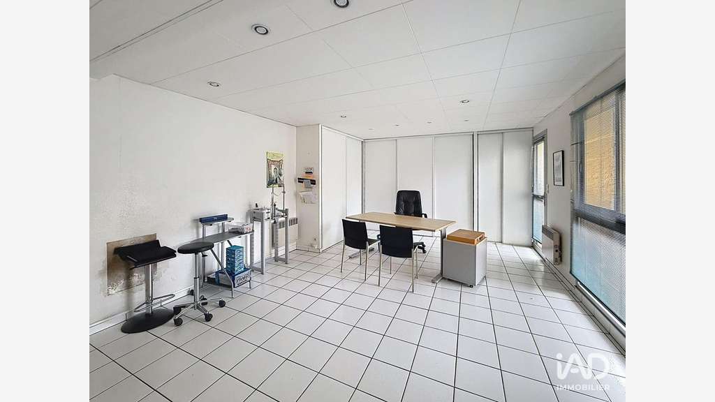 Vente local commercial + studio à Lamballe centre