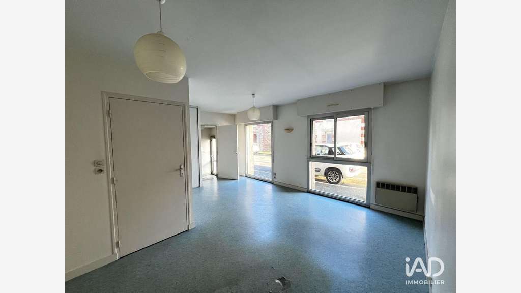 Vente local commercial + studio à Lamballe centre