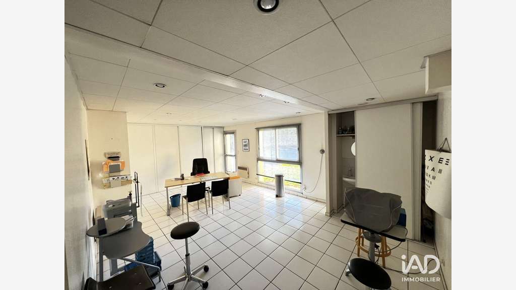 Vente local commercial + studio à Lamballe centre