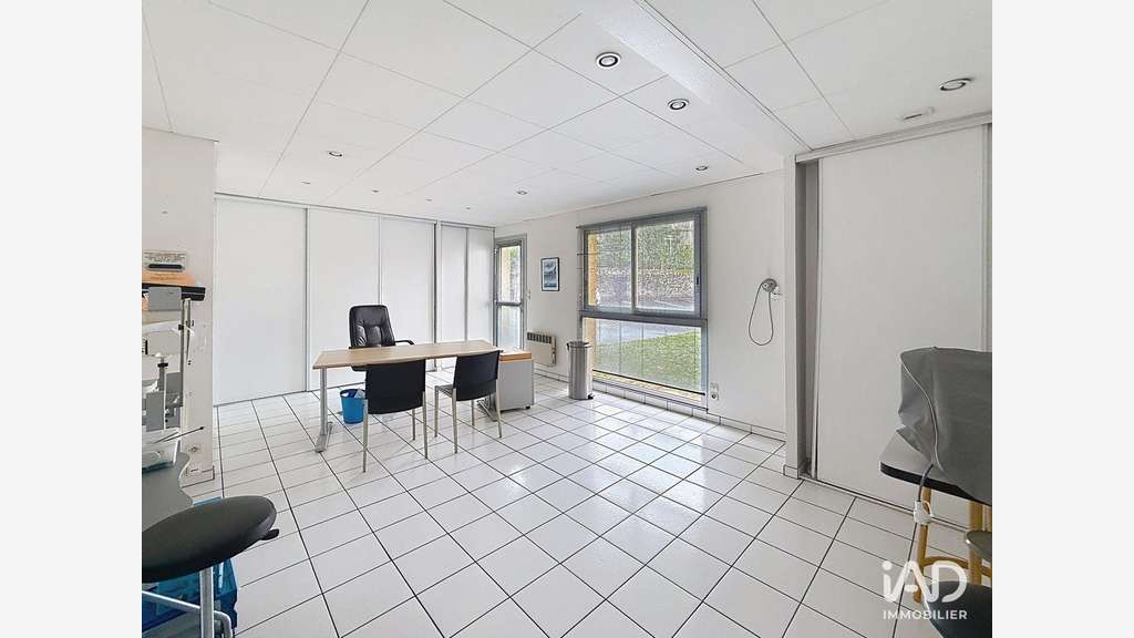 Vente local commercial + studio à Lamballe centre