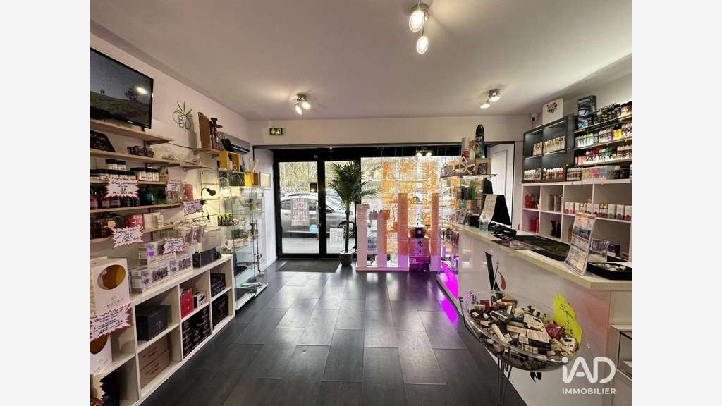 Vente pas de porte loué empl N°1 à Longjumeau