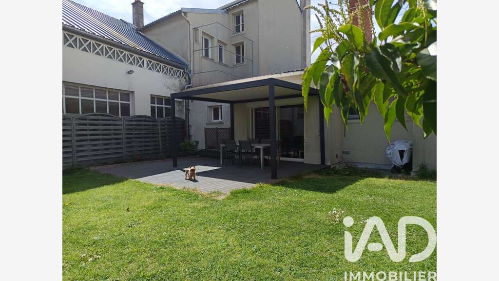 AV immeuble 115m² maison local Loudun empl strat