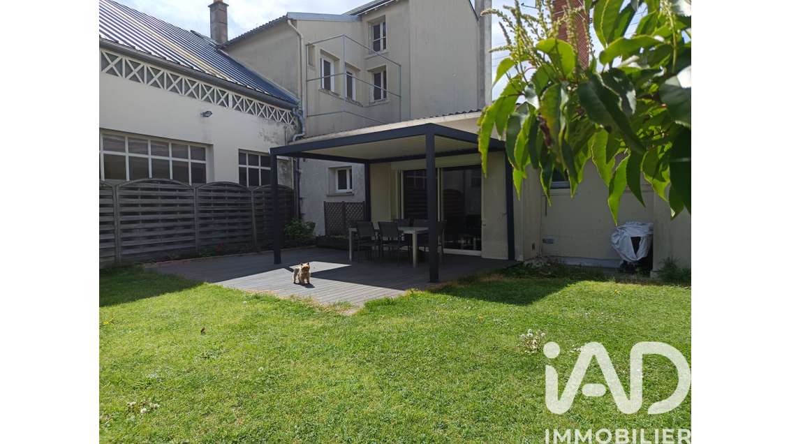 AV immeuble 115m² maison local Loudun empl strat