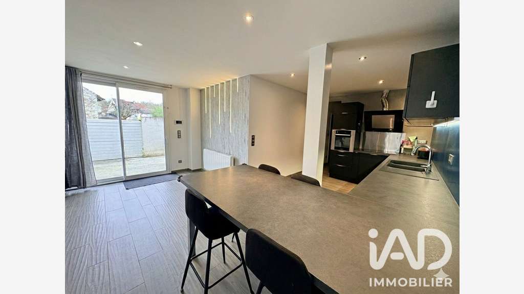 Vente atelier 70m² + appart à Maisoncelles-en-Brie