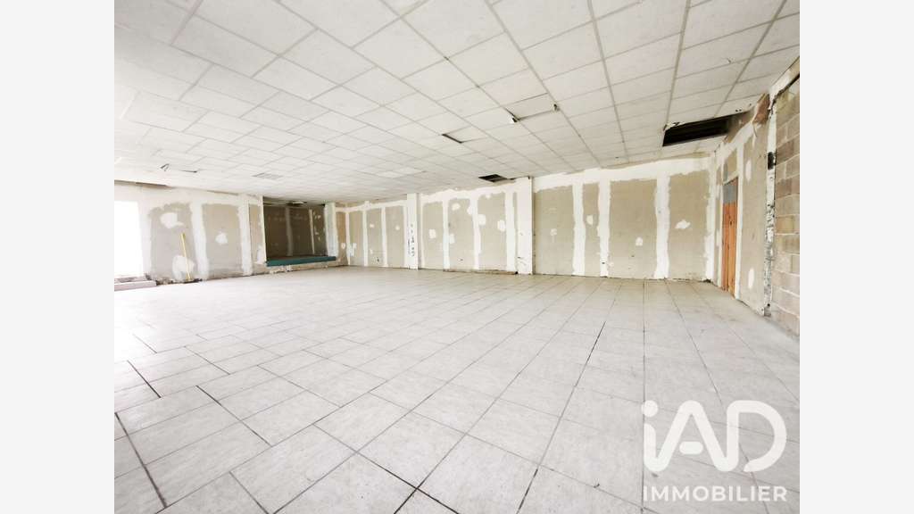 Vente Bâtiment indépendant de 124m² à Neuflize
