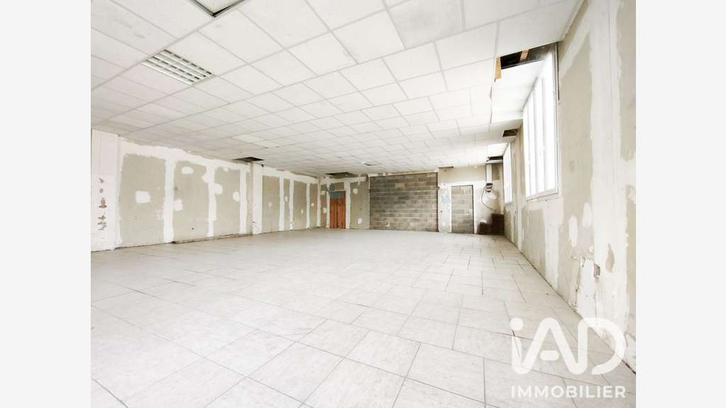Vente Bâtiment indépendant de 124m² à Neuflize