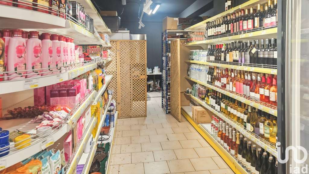 Vente boutique 92m² à Nice Port Rue Smolett
