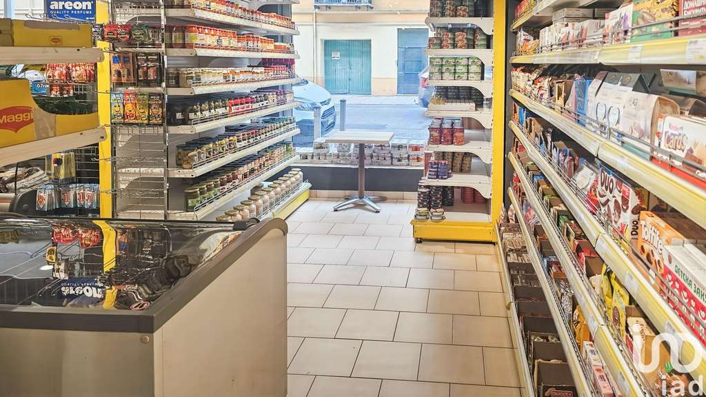 Vente boutique 92m² à Nice Port Rue Smolett