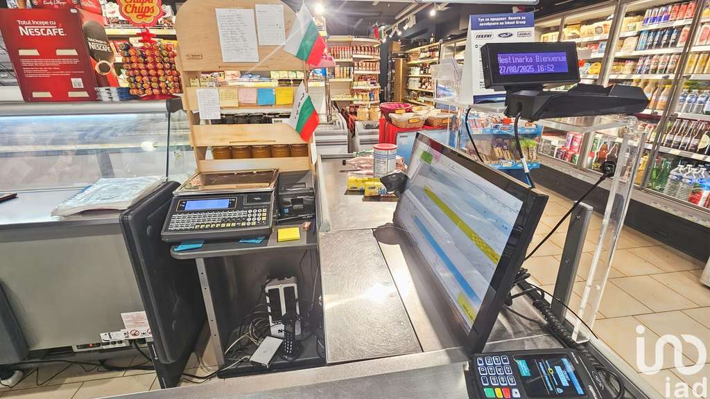 Vente boutique 92m² à Nice Port Rue Smolett