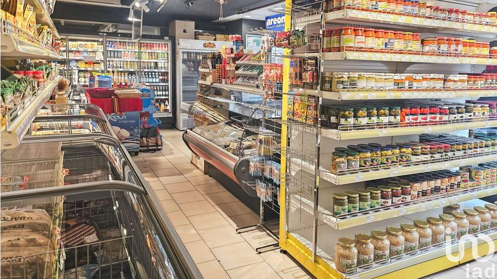 Vente boutique 92m² à Nice Port Rue Smolett
