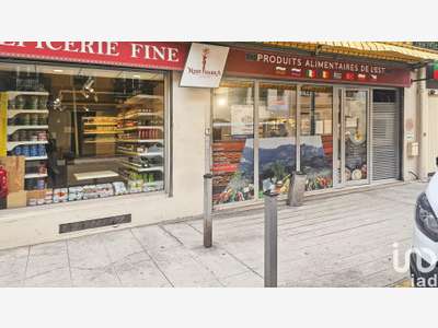 Vente boutique 92m² à Nice Port Rue Smolett