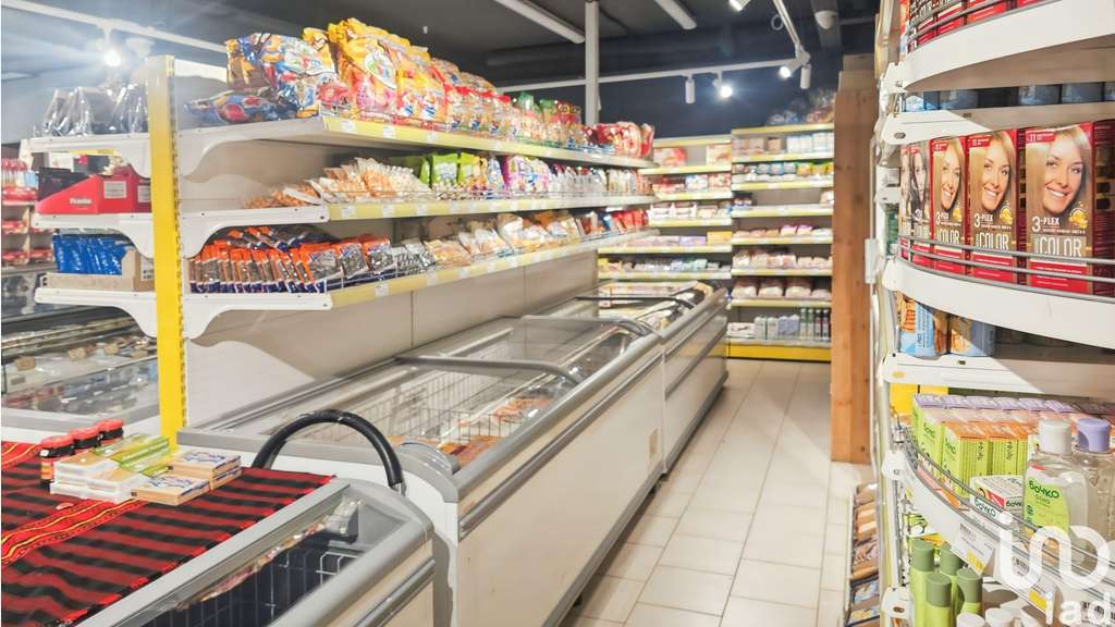 Vente boutique 92m² à Nice Port Rue Smolett