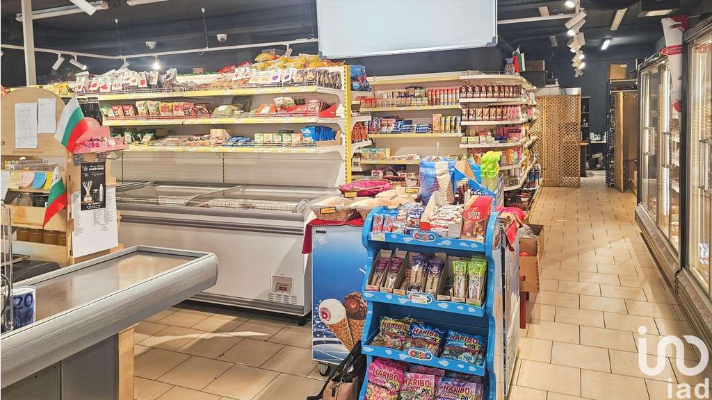 Vente boutique 92m² à Nice Port Rue Smolett