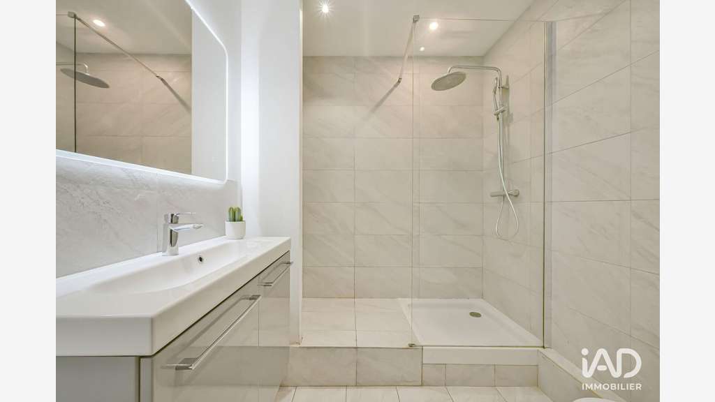 Vente cabinet professionnel à Paris