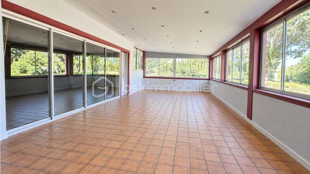 Vente local avec terrain constructible à Pézilla