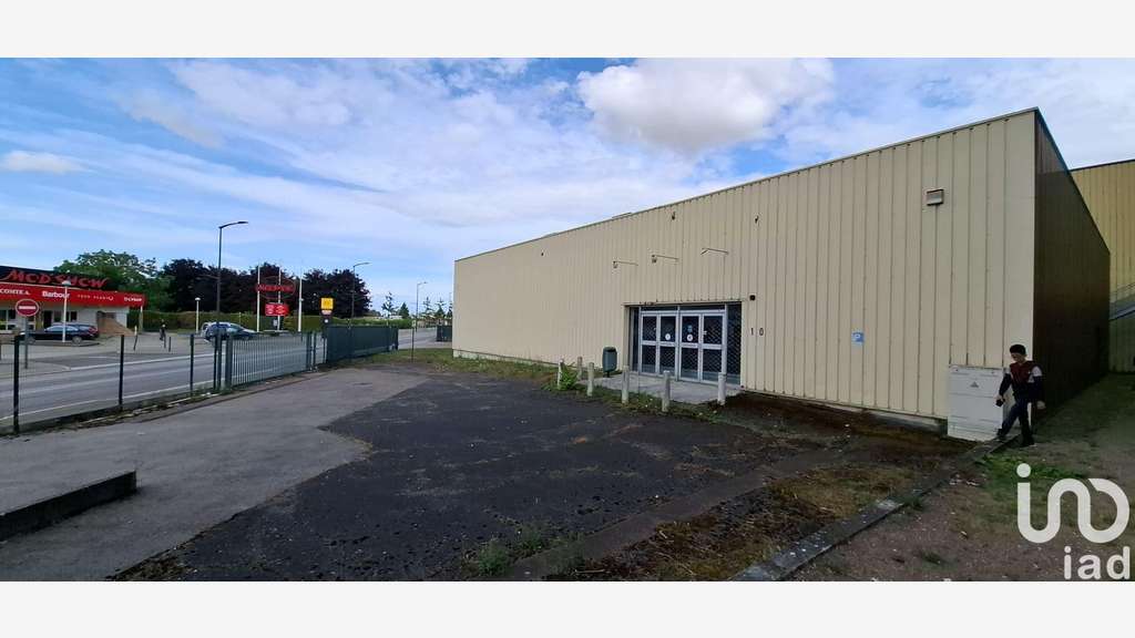 Vente locaux 1000m² à Pont Sainte Marie