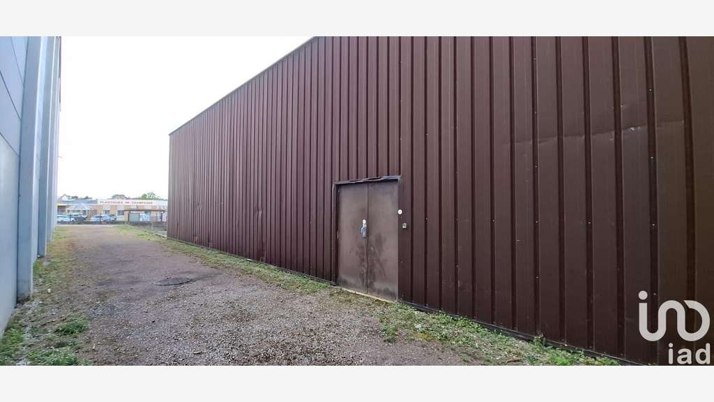 Vente locaux 1000m² à Pont Sainte Marie