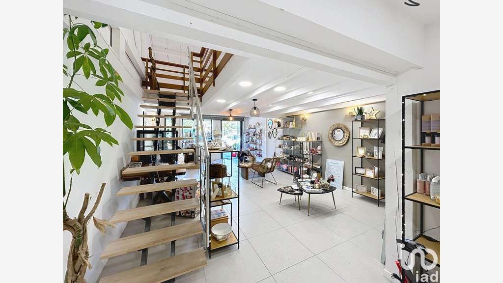 Droit au bail boutique 27m² à Porticcio centre