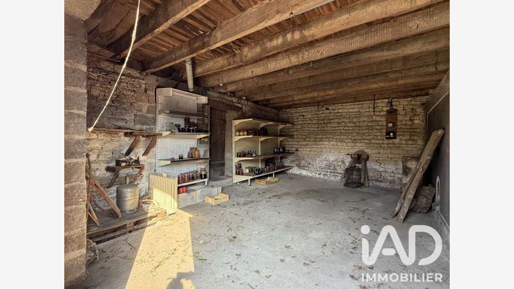 Vente local de stockage 38m² au centre de Rouillac