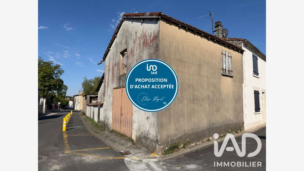 Vente local de stockage 38m² au centre de Rouillac