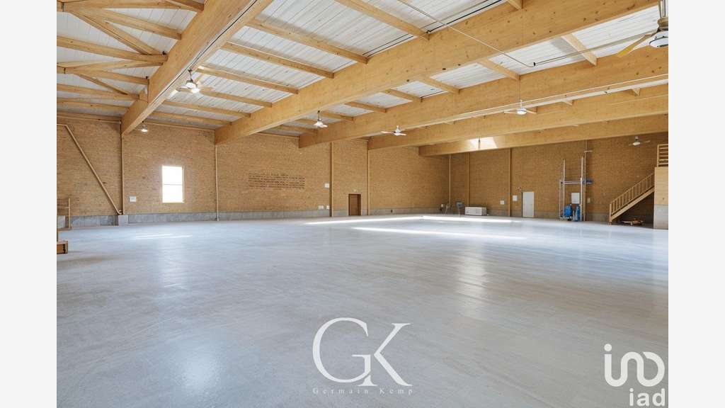 AV local pro 1177m² récent St-Clair-de-la-Tour