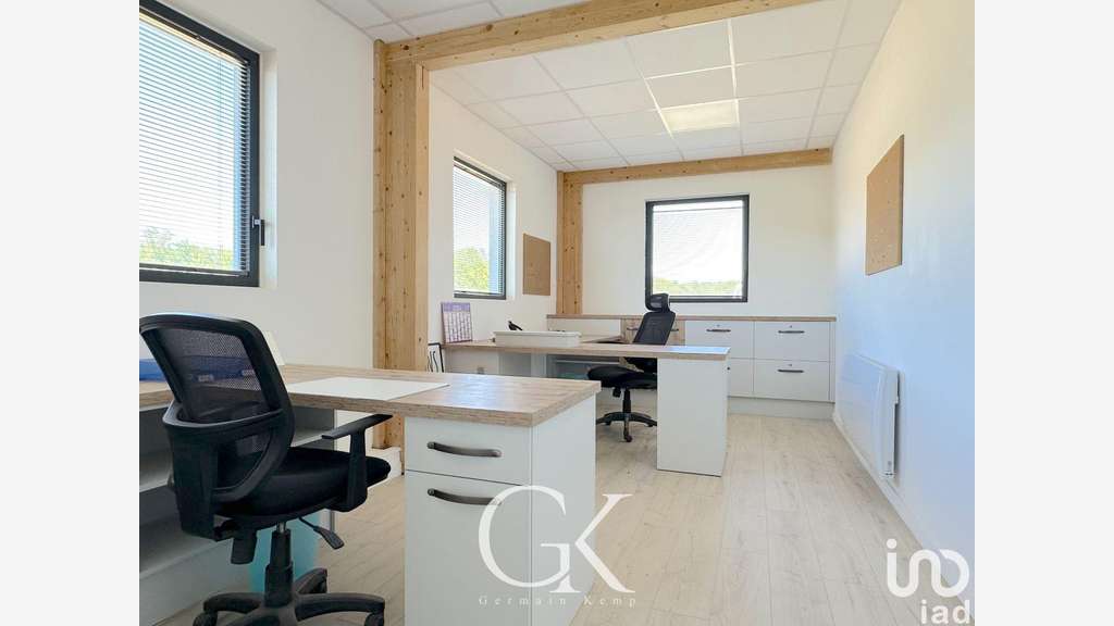 AV local pro 1177m² récent St-Clair-de-la-Tour