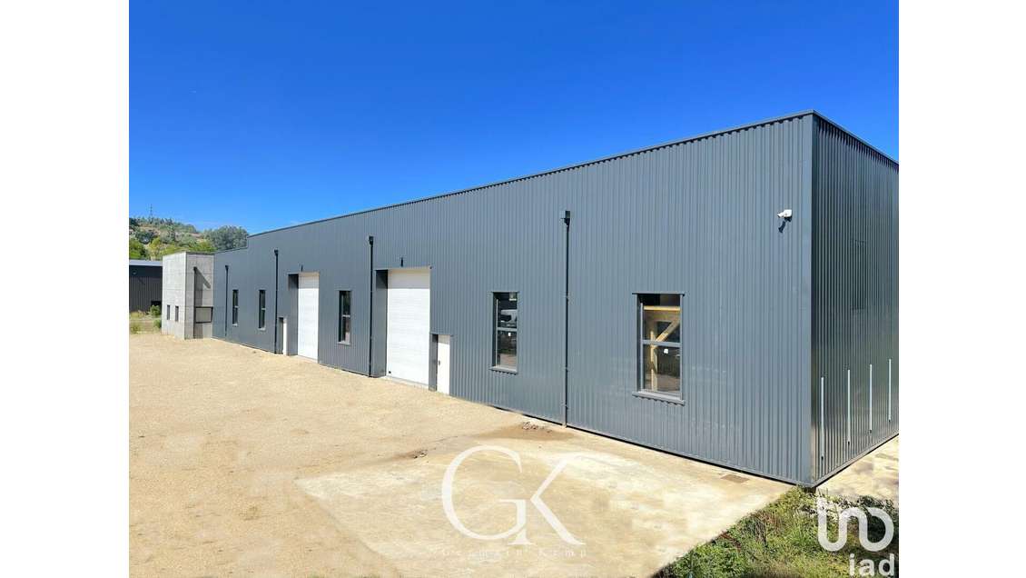 AV local pro 1177m² récent St-Clair-de-la-Tour