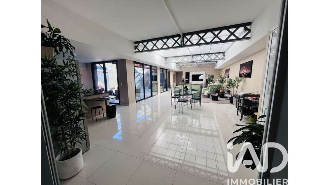 Vente loft atypique 295m² centre de Sainte-Savine