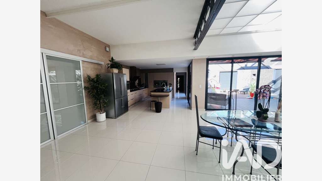 Vente loft atypique 295m² centre de Sainte-Savine