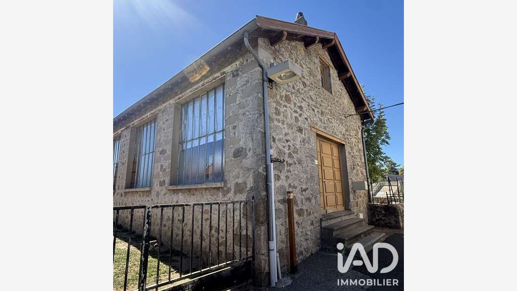 Vente Loft/atelier de 130m² à Sainte-Sigolène