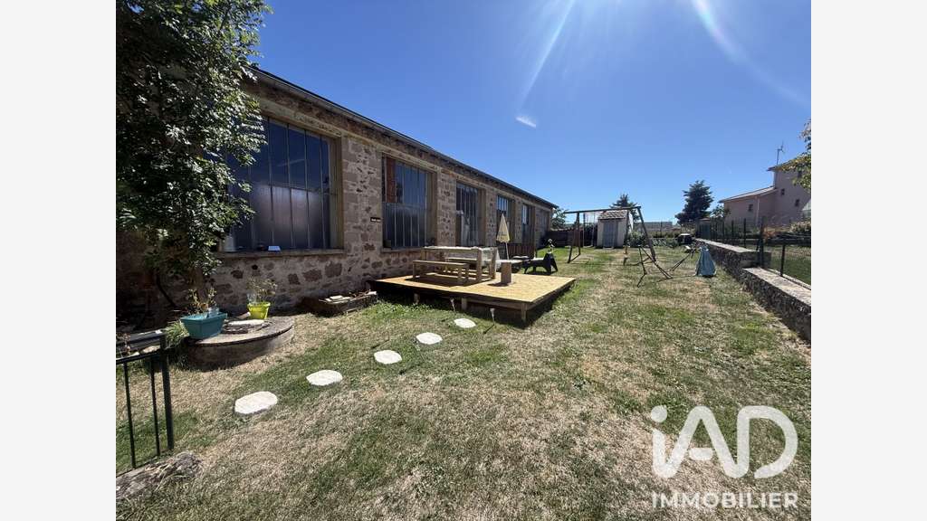 Vente Loft/atelier de 130m² à Sainte-Sigolène