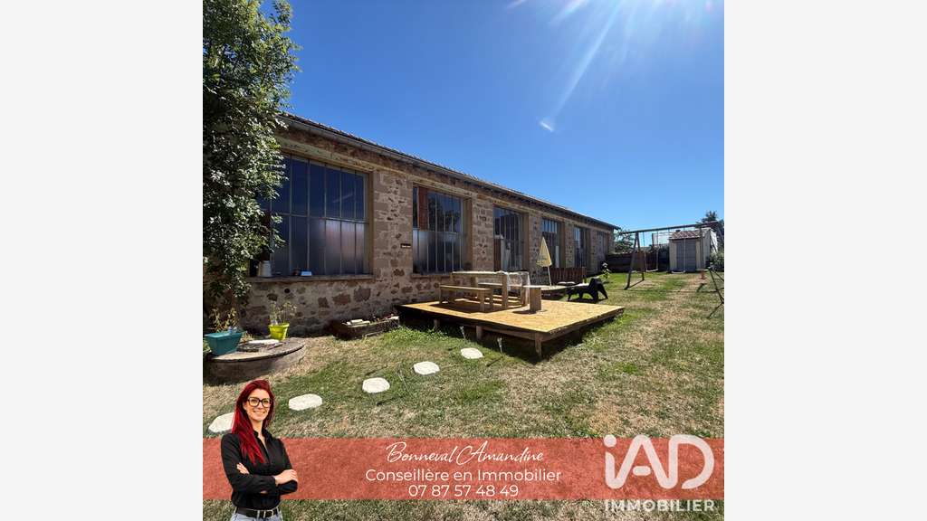 Vente Loft/atelier de 130m² à Sainte-Sigolène