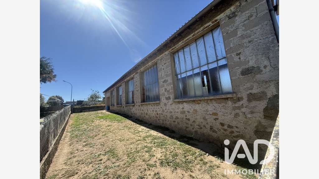Vente Loft/atelier de 130m² à Sainte-Sigolène