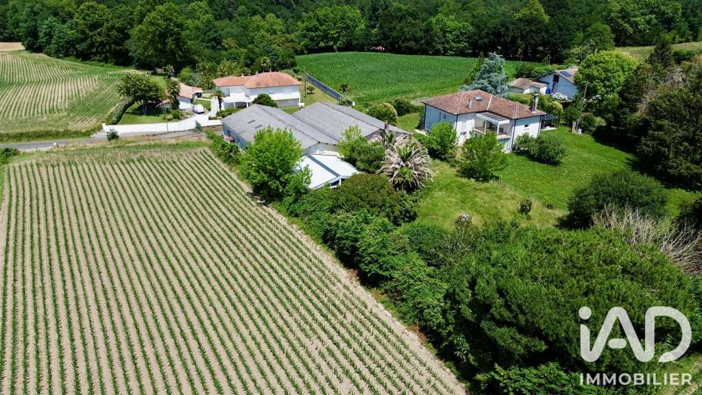 Vente ancienne menuiserie de 145m² à Saubrigues
