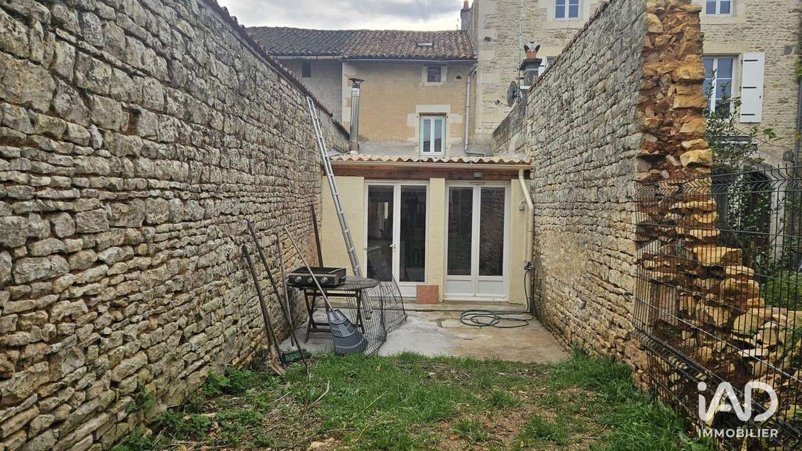 Vente local commercial + habitation Sauzé-Vaussais