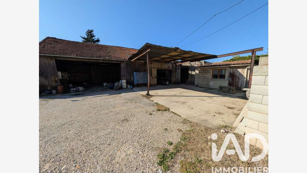 A vendre hangars à rénover de 135m² à Sorgues