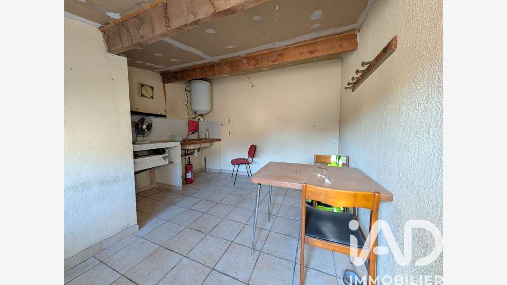 A vendre hangars à rénover de 135m² à Sorgues