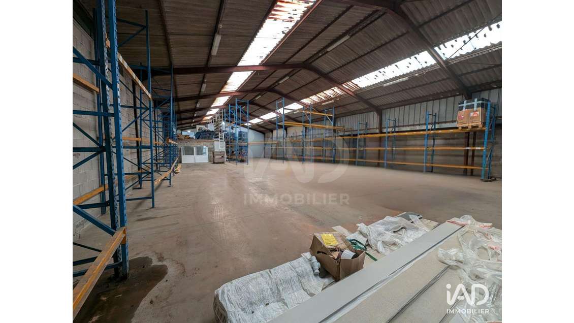 Vente hangar + bureaux 650m² à Rouxmesnil
