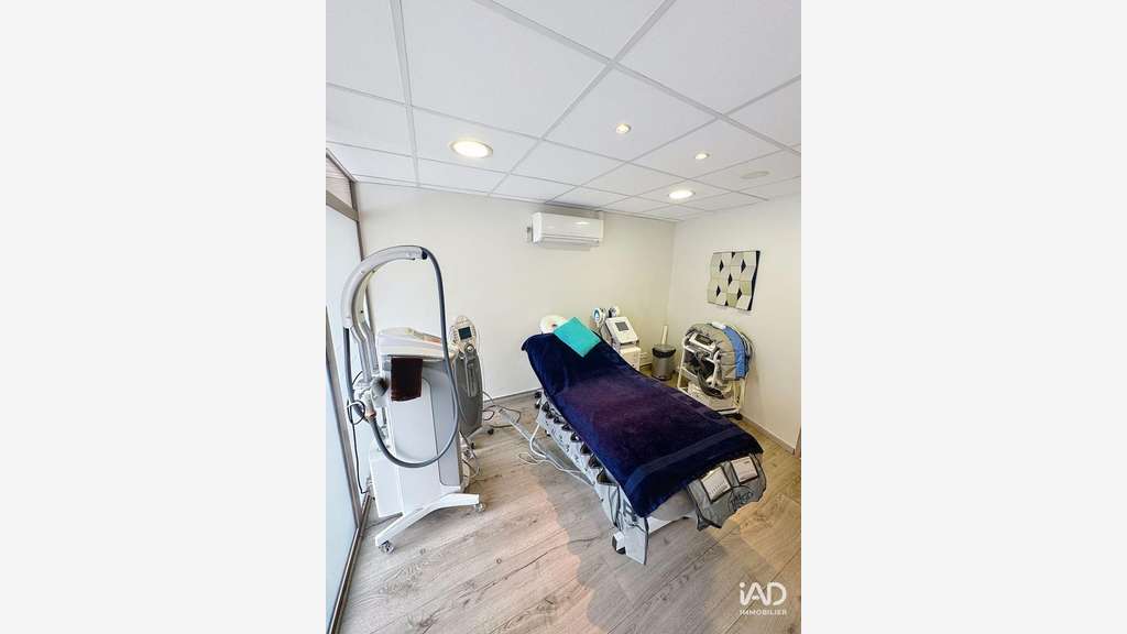 Vente local polyvalent 104m² à Valleiry