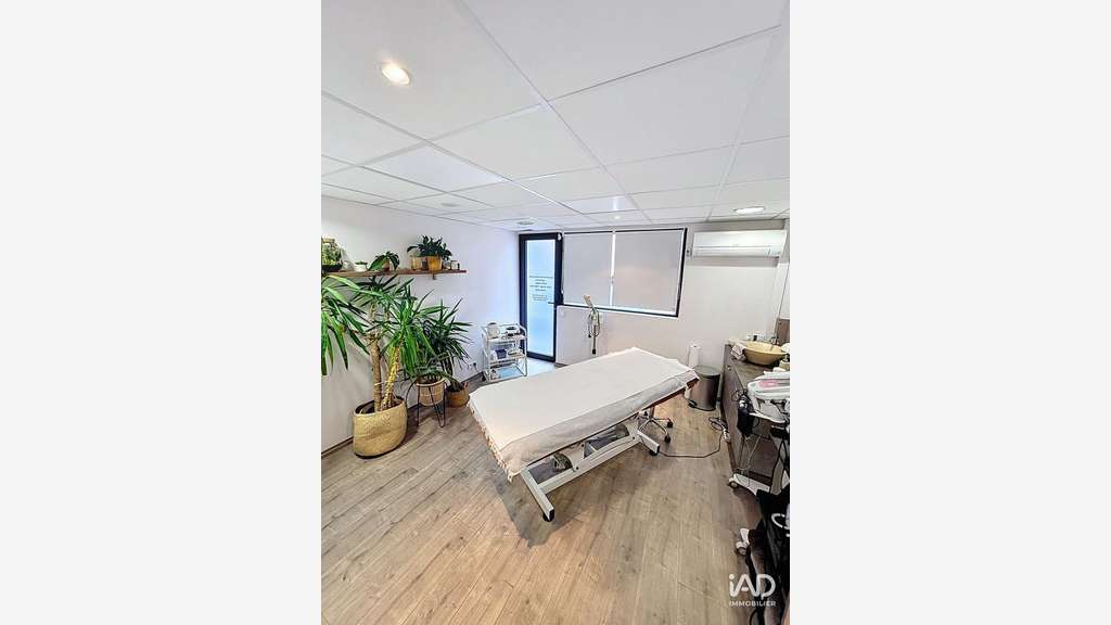 Vente local polyvalent 104m² à Valleiry