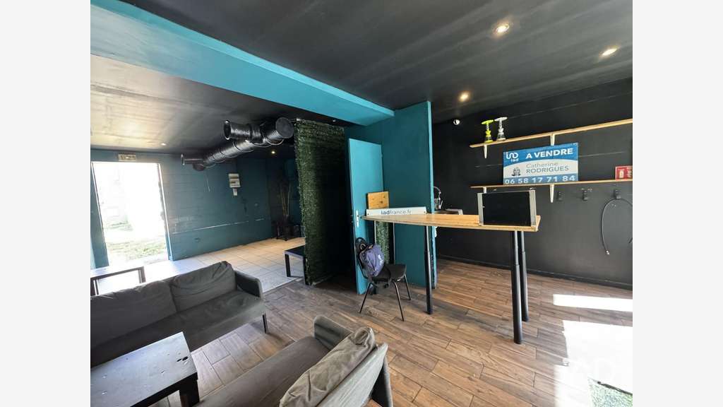 Vente murs commerciaux 40m² à Vert-Saint-Denis