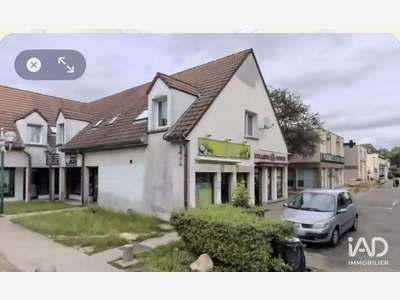 Vente murs commerciaux 40m² à Vert-Saint-Denis