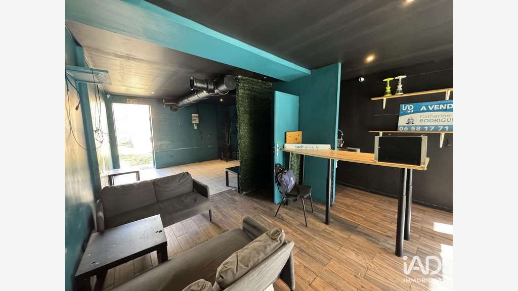 Vente murs commerciaux 40m² à Vert-Saint-Denis