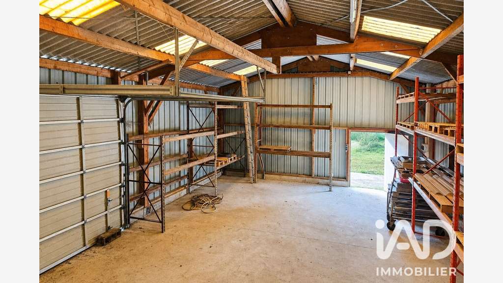 Vente hangar ossature bois 120m² à Saint-Caradec