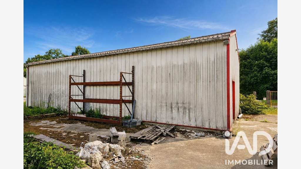 Vente hangar ossature bois 120m² à Saint-Caradec