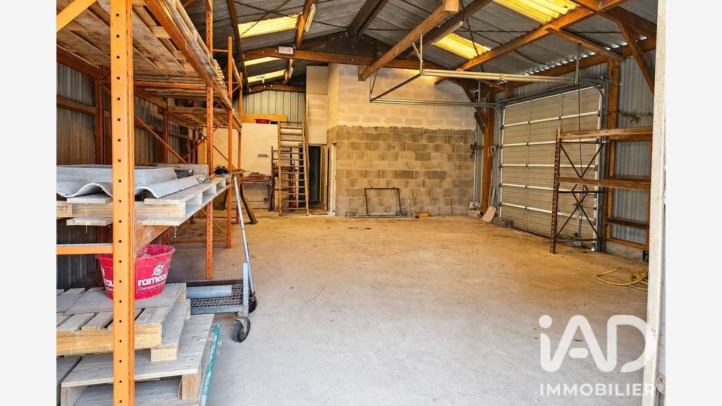 Vente hangar ossature bois 120m² à Saint-Caradec