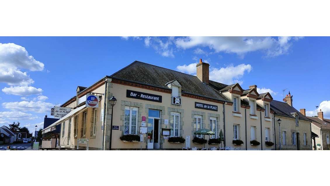 AV murs hôtel restaurant 458m² à Germigny-des-Prés