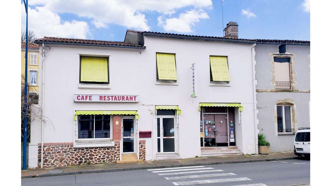 Vente hôtel en centre ville de la Châtaigneraie