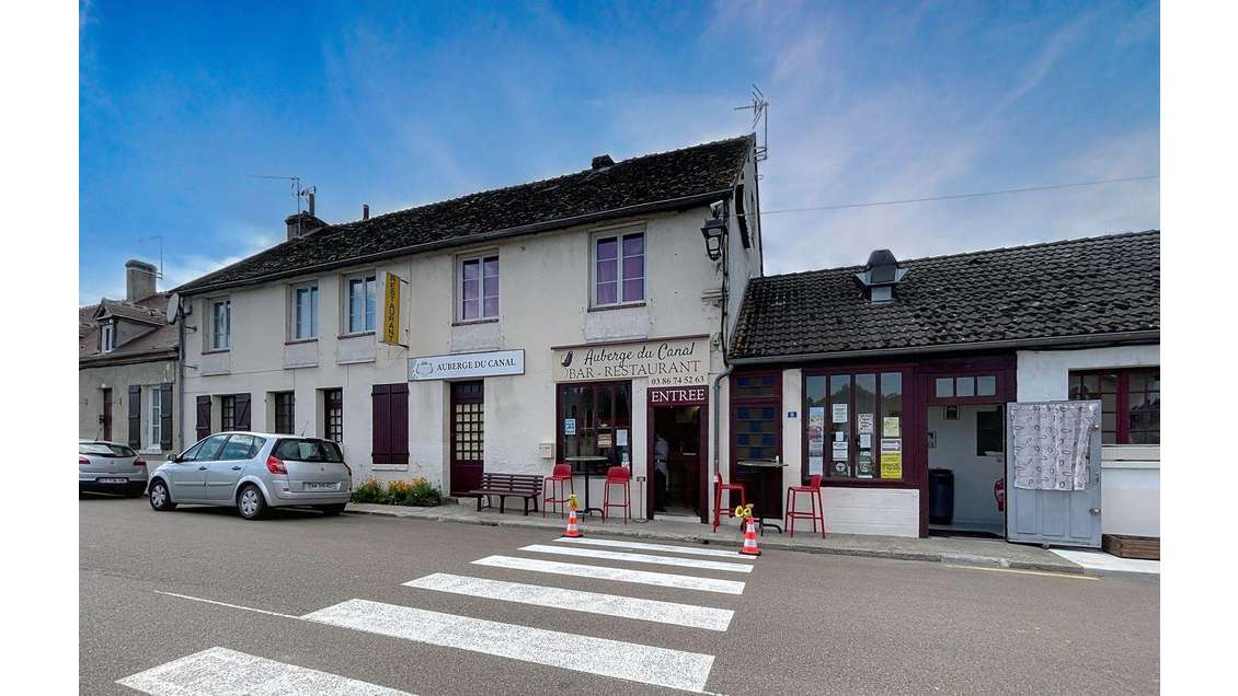 Cède murs commerciaux 303m² Rogny-Les-Sept-Écluses